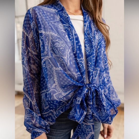 Free People Tops - Free people Tie Front Kimono Blouse - Blue/white Bandana print one size